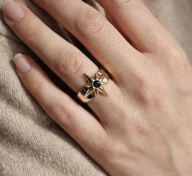 Star Ring in 14K Yellow Gold with Black Diamond 