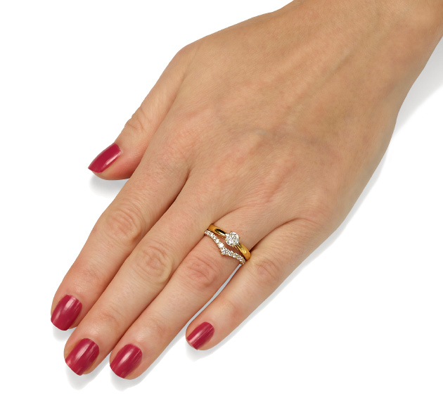 Classic Yellow Gold Diamond Ring