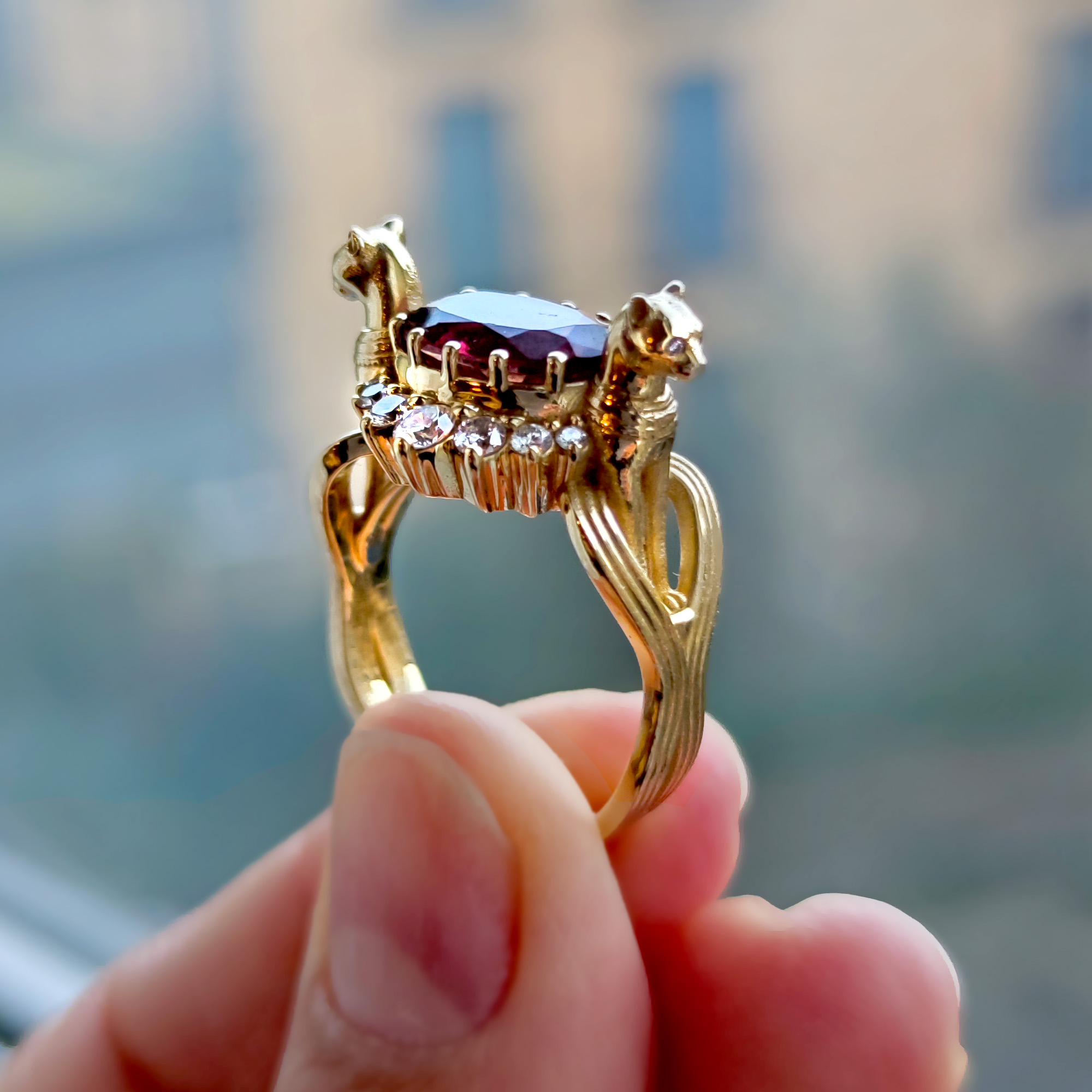 Gold Bastet ring 