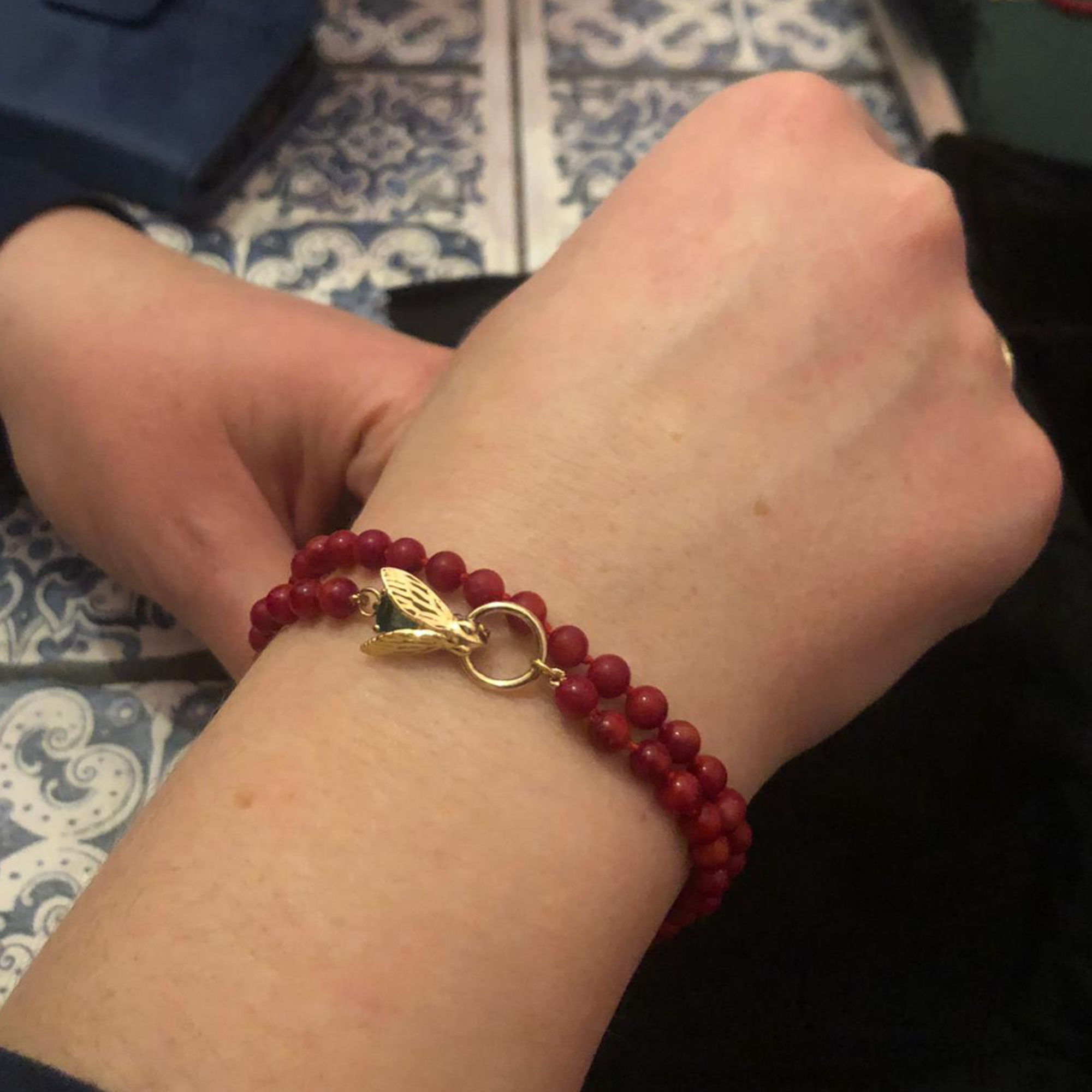 Fly clasp coral bracelet